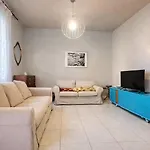 Casa Milvio A By Zoom In Earth