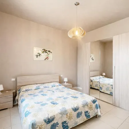 Casa Milvio A By Zoom In Earth マリーナ・ディ・チェーチナ